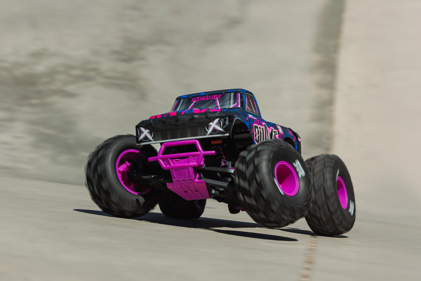Arrma 1/10 Quake 223S with DSC 2wd RTR