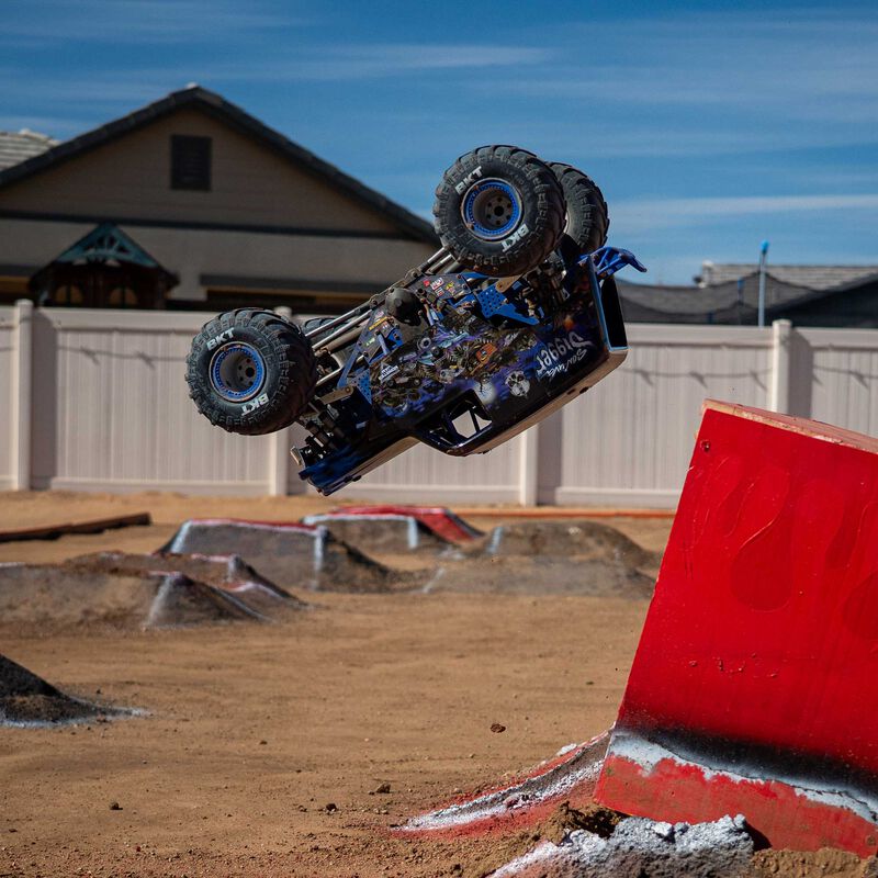 1/8 LMT 2.0 4X4 Solid Axle Brushless Monster Truck RTR