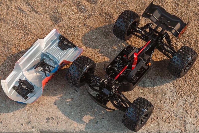 1/8 KRATON 6S V6 4X4 BLX Brushless Speed Monster Truck RTR