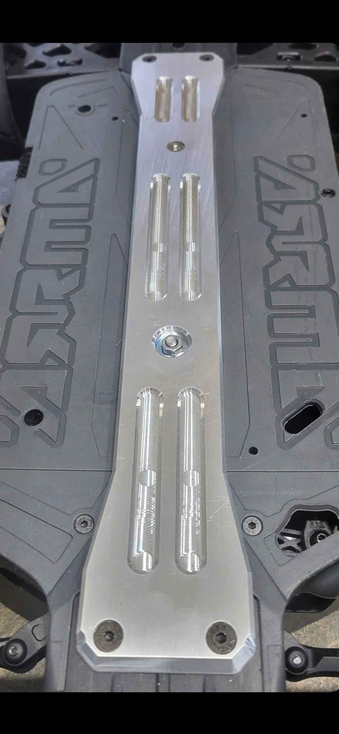 KC RC Skid plate 7075 T6 ( 6.35mm ) for Outcast 4s v2 (T1,T2)