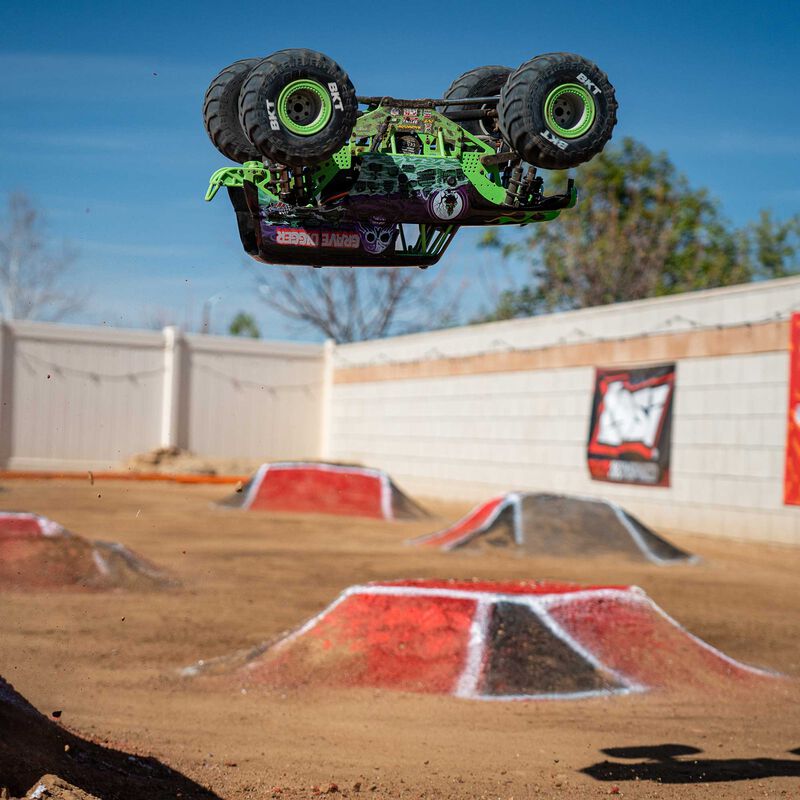 1/8 LMT 2.0 4X4 Solid Axle Brushless Monster Truck RTR