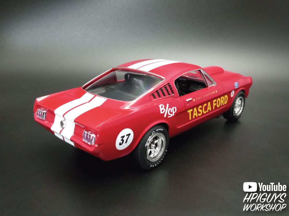 AMT 1966 Ford Mustang Fastback 2+2 1/25 Model Kit