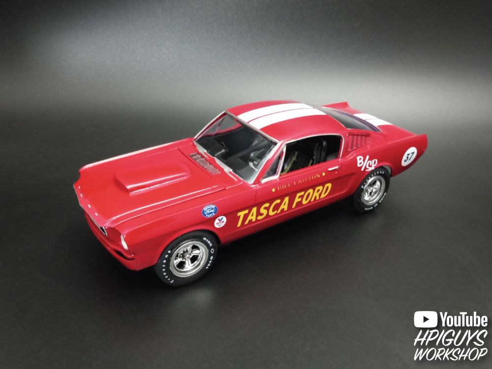 AMT 1966 Ford Mustang Fastback 2+2 1/25 Model Kit