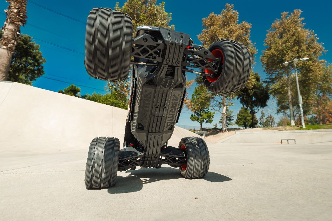 Arrma 1/8 QUAKE 4S DSC 4X4 Brushless RTR