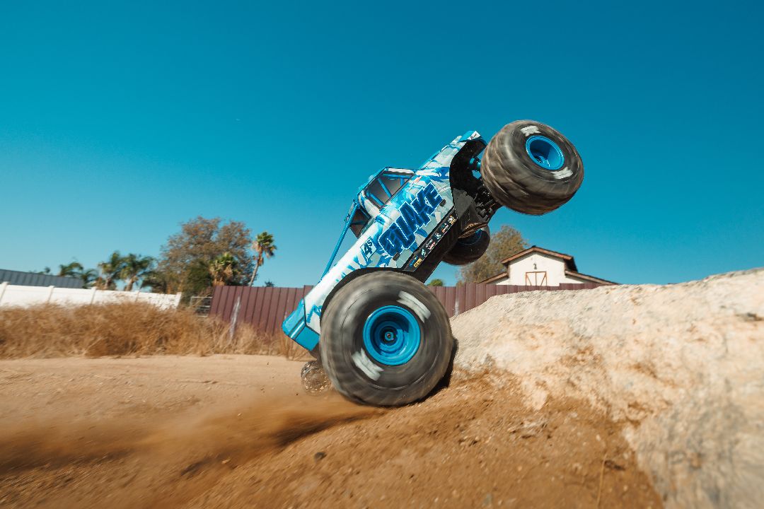 Arrma 1/8 QUAKE 4S DSC 4X4 Brushless RTR