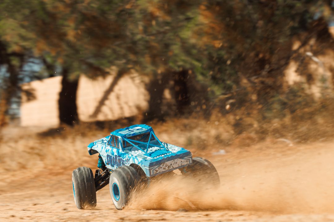 Arrma 1/8 QUAKE 4S DSC 4X4 Brushless RTR