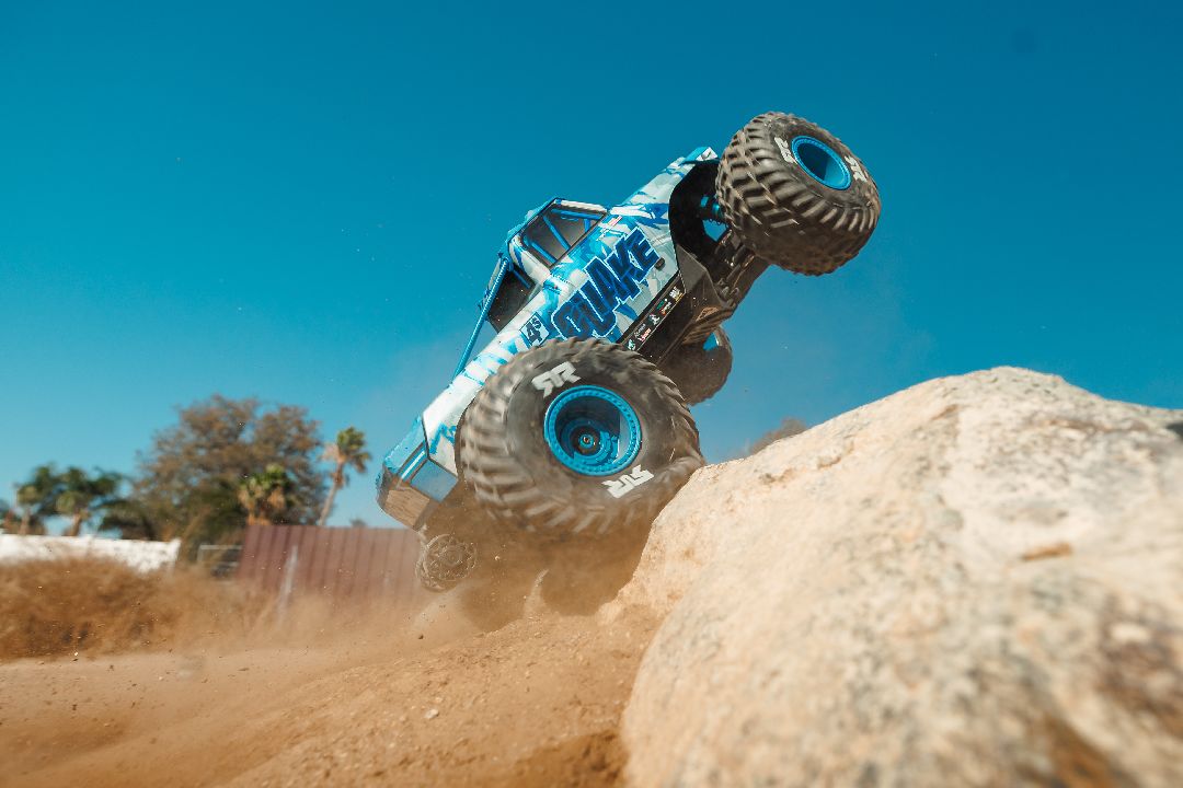 Arrma 1/8 QUAKE 4S DSC 4X4 Brushless RTR