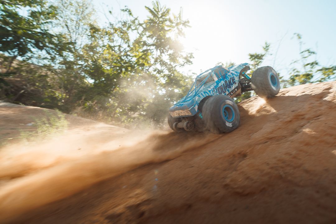 Arrma 1/8 QUAKE 4S DSC 4X4 Brushless RTR