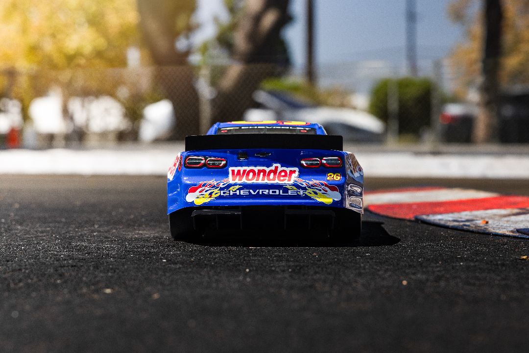 Losi 1/12 NASCAR Ricky Bobby #26 Wonder Bread Chevrolet ZL1 RTR
