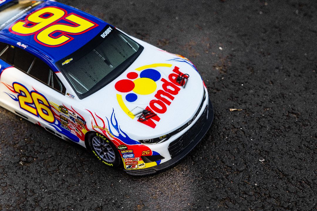 Losi 1/12 NASCAR Ricky Bobby #26 Wonder Bread Chevrolet ZL1 RTR
