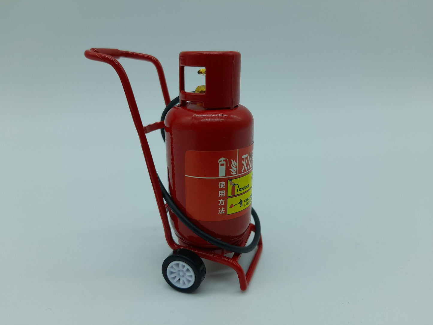 Scale Fire extinguisher on trolley 1/10