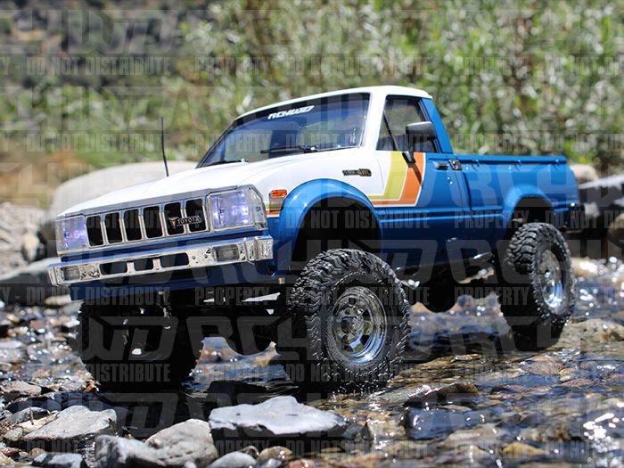 RC4WD 1/10 Trail Finder 2 1982 Toyota Pick-Up 4x4 RTR - Blue