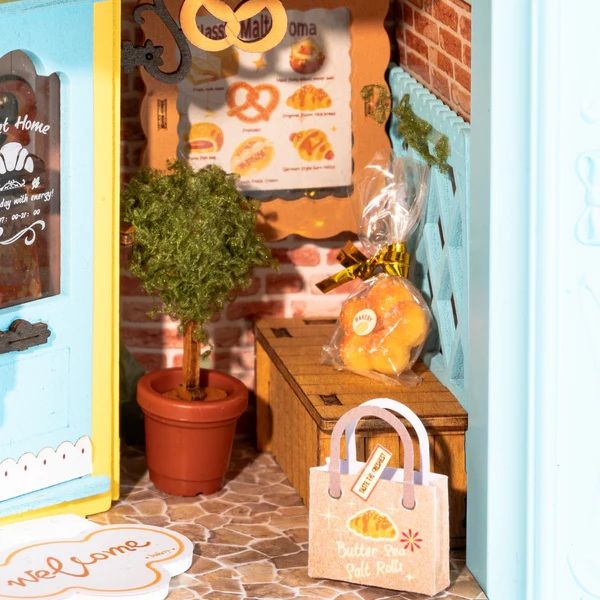 Rolife Fluffy Cat Bakery 3D Wooden Puzzle