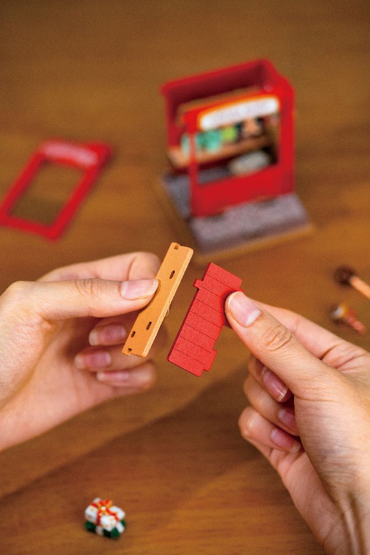 Rolife Cocoa Shop DIY Miniature Doll House Kit