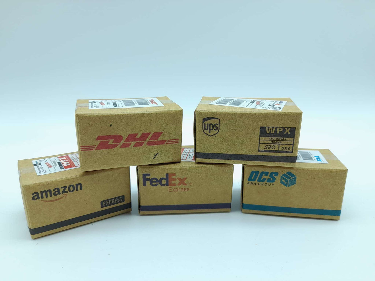 Cardboard shipping boxes + shipping labels (5) and scale tape