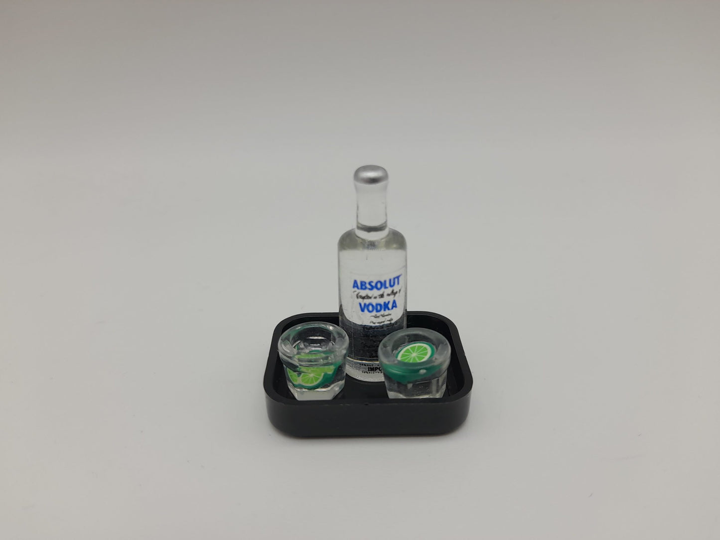 Ensemble de (1) Bouteille Vodka et (2) verres 1/10
