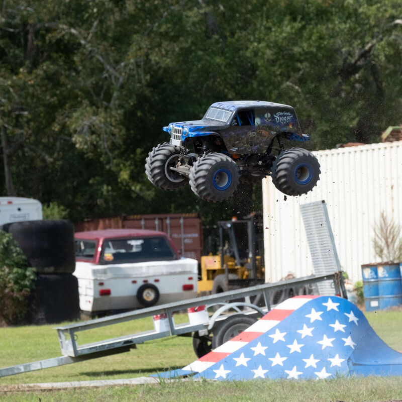 LMT 4WD Solid Axle Monster Truck RTR
