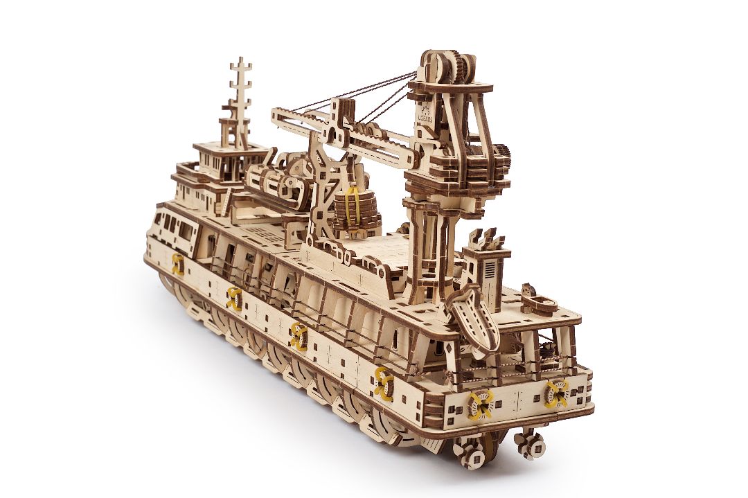 UGears Research Vessel   575 pieces