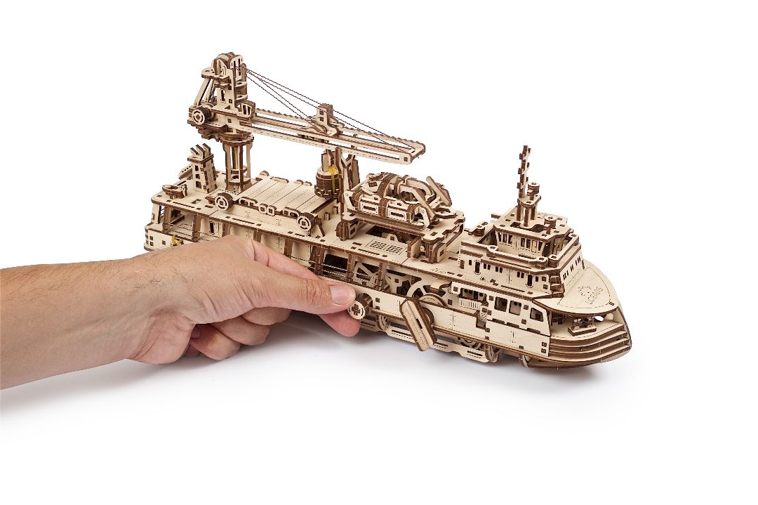 UGears Research Vessel   575 pieces