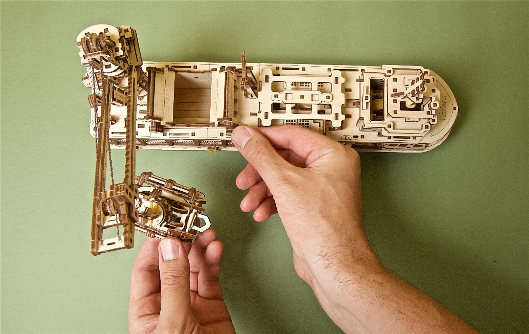 UGears Research Vessel   575 pieces